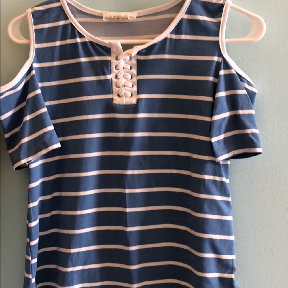 Cute cut shoulders top